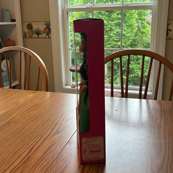 NIB 1991 DOLLS OF THE WORLD Barbie SPANISH #4963 - Picture 3 of 6